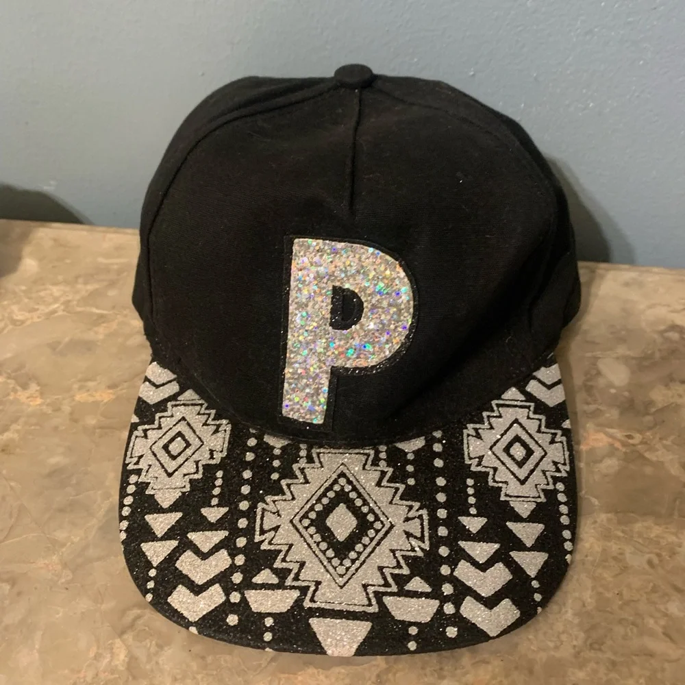 Justice hat
